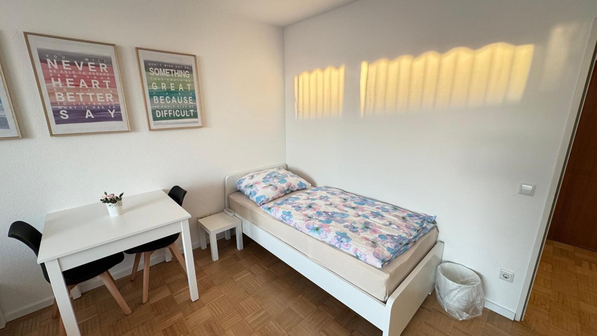 Monteur & Messezimmer Ratingen-Duesseldorf Ngoại thất bức ảnh