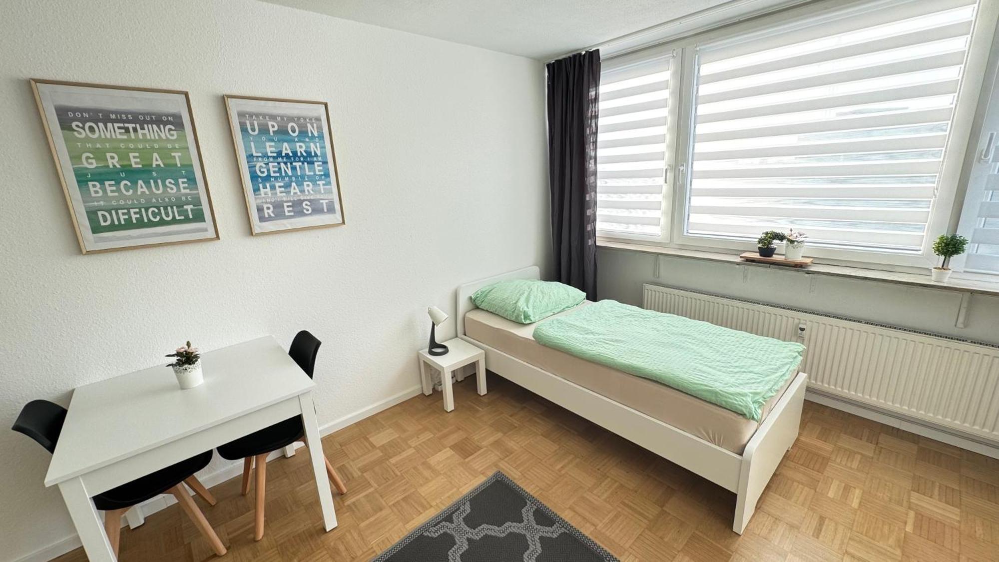 Monteur & Messezimmer Ratingen-Duesseldorf Ngoại thất bức ảnh